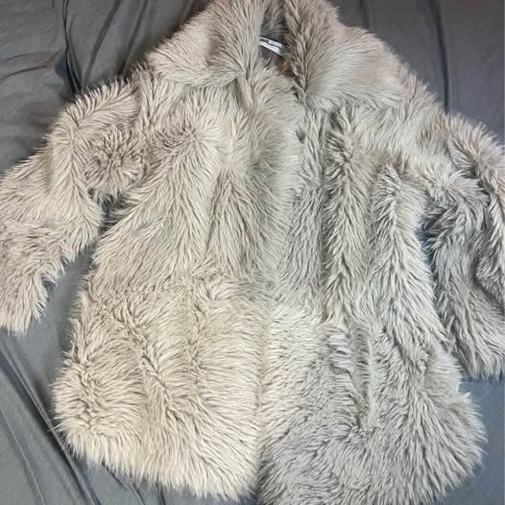ASTR The Label Faux Fur Jacket Size S **read description
